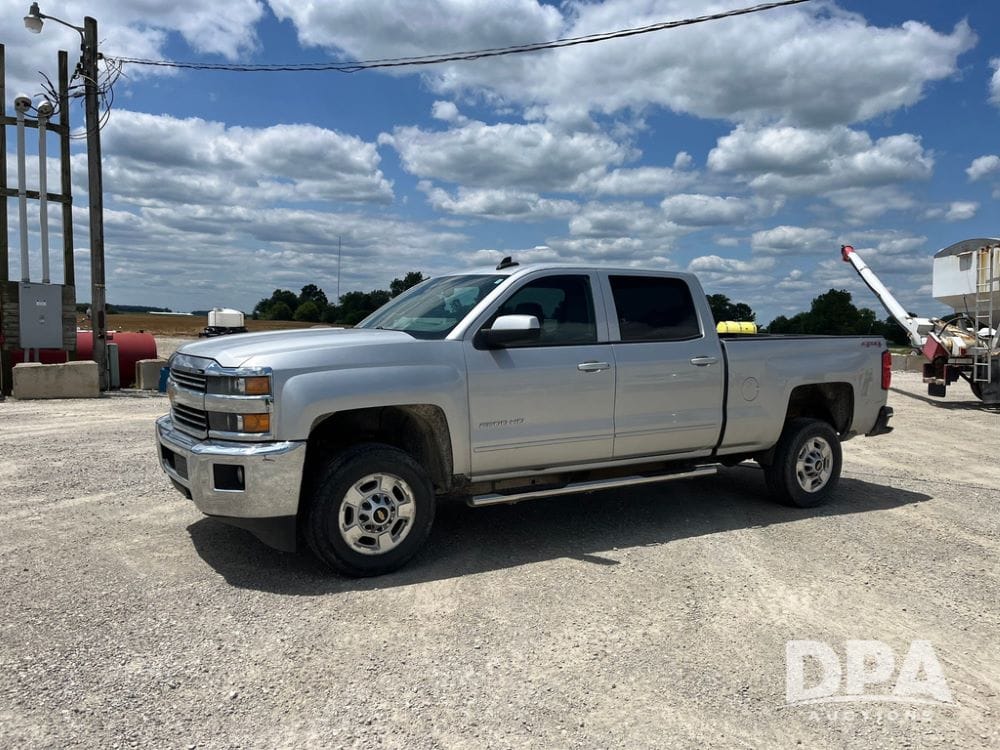 2015 Chevrolet 2500HD Equipment Image0