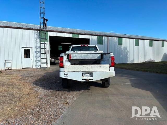 Image of Chevrolet 2500HD equipment image 3