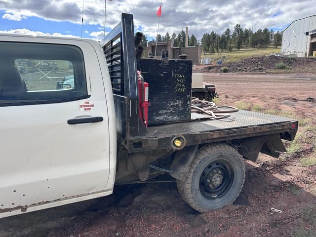 Image of Chevrolet 2500HD equipment image 3