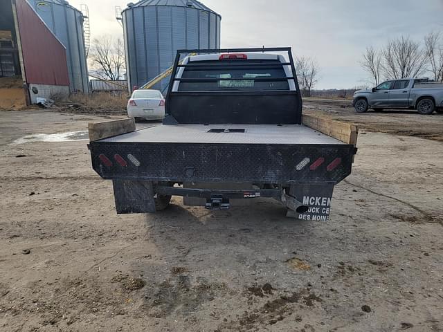 Image of Chevrolet 2500HD equipment image 3