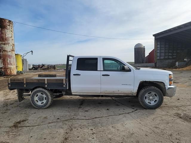 Image of Chevrolet 2500HD equipment image 1