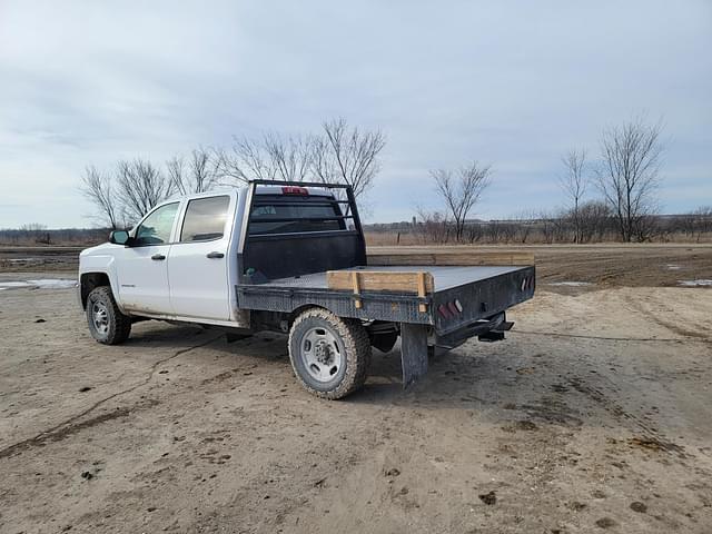 Image of Chevrolet 2500HD equipment image 4