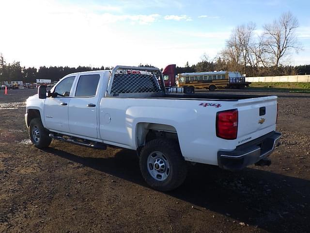 Image of Chevrolet 2500HD equipment image 4