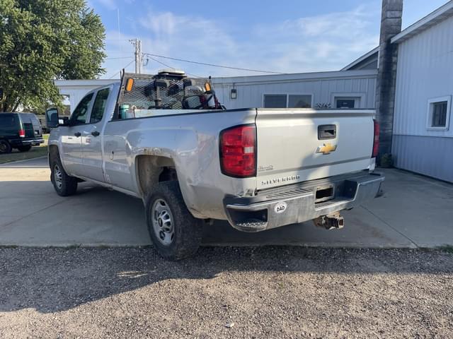 Image of Chevrolet 2500HD equipment image 3