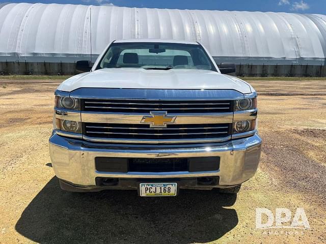 Image of Chevrolet 2500HD equipment image 2