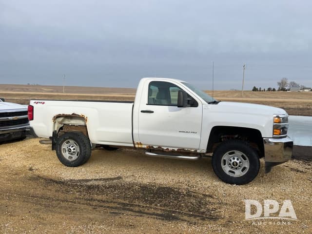 Image of Chevrolet 2500HD equipment image 4