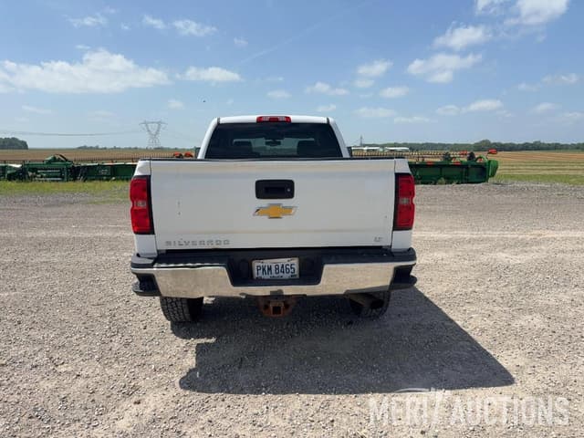 Image of Chevrolet 2500HD equipment image 3