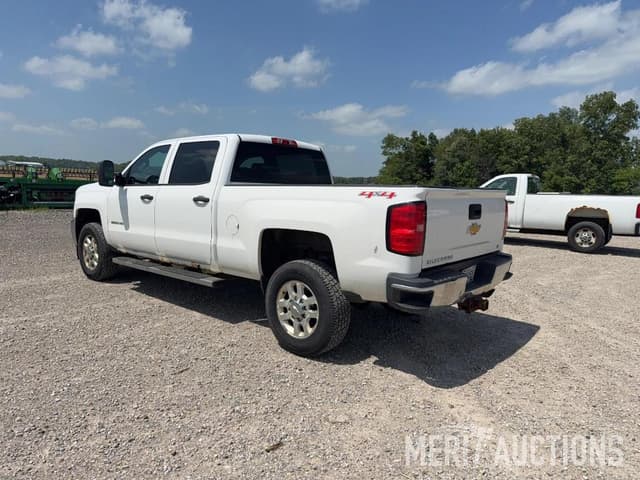 Image of Chevrolet 2500HD equipment image 2