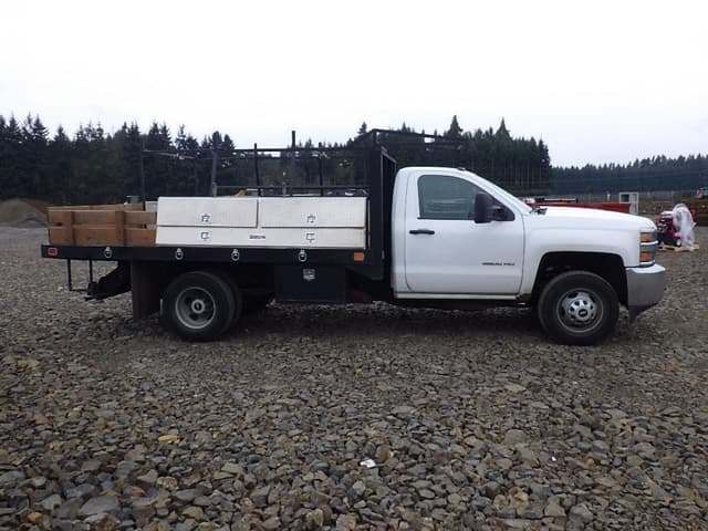 Image of Chevrolet 3500HD equipment image 3