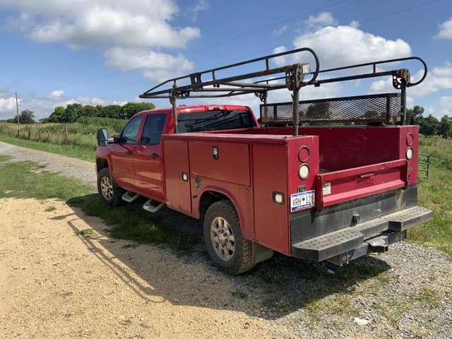 Image of Chevrolet 3500 equipment image 3