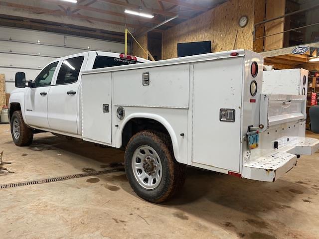 Image of Chevrolet 3500 equipment image 1