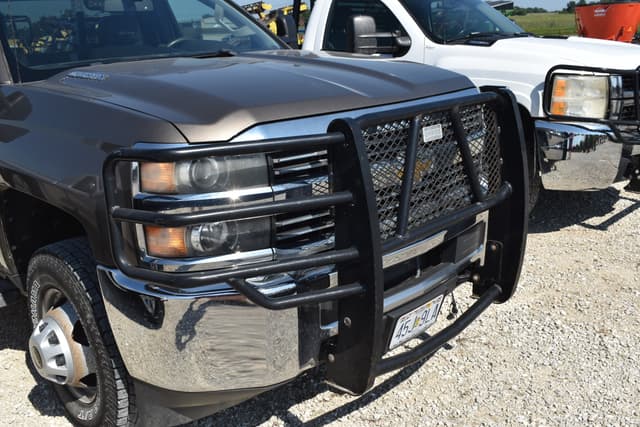 Image of Chevrolet 3500HD equipment image 4