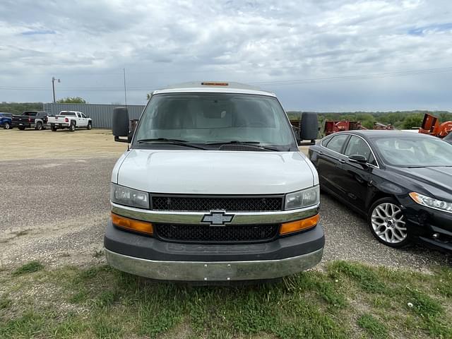 Image of Chevrolet 3500 equipment image 1