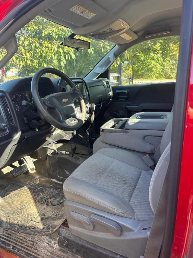 Image of Chevrolet 3500HD equipment image 3