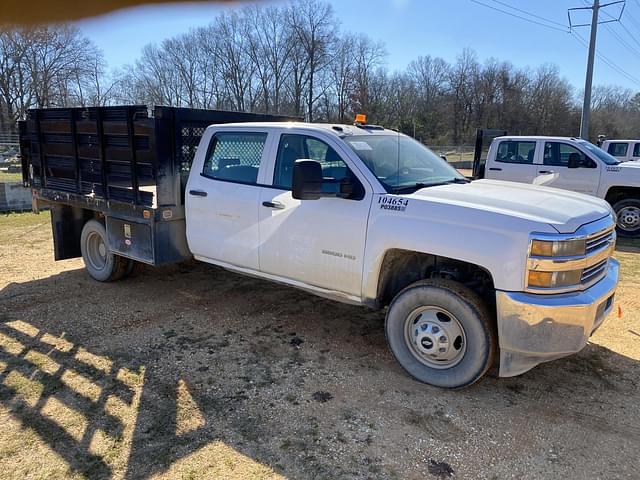 Image of Chevrolet 3500HD equipment image 3