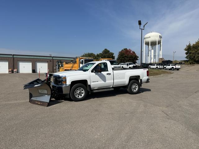 Image of Chevrolet 3500 equipment image 2
