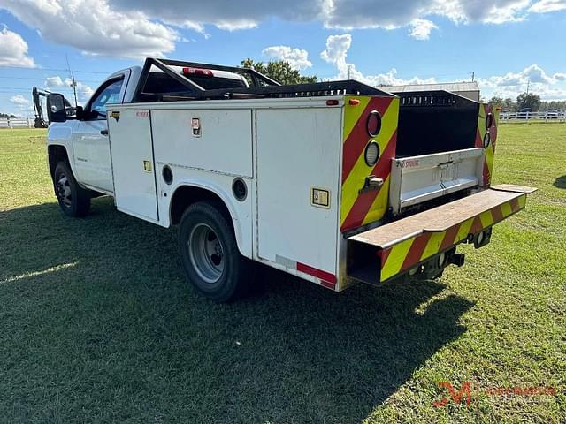 Image of Chevrolet 3500HD equipment image 4