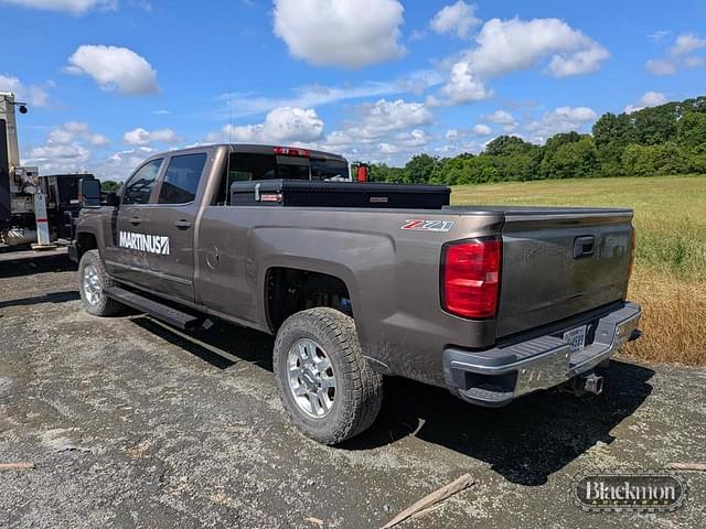 Image of Chevrolet 3500 equipment image 3