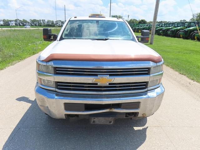 Image of Chevrolet 3500HD equipment image 2