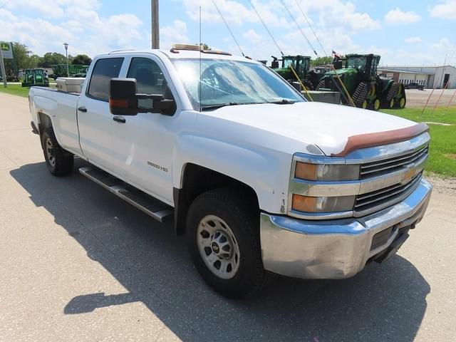 Image of Chevrolet 3500HD equipment image 3
