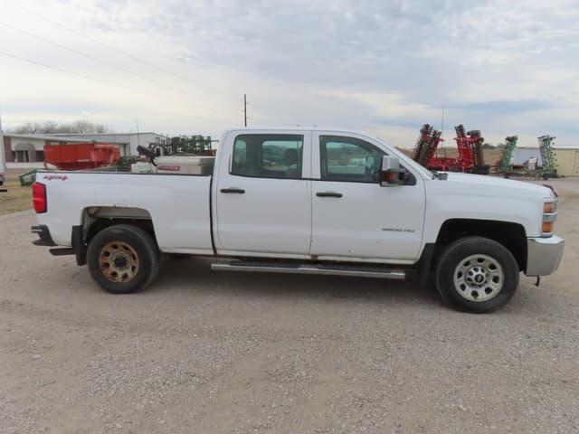 Image of Chevrolet 3500HD equipment image 4