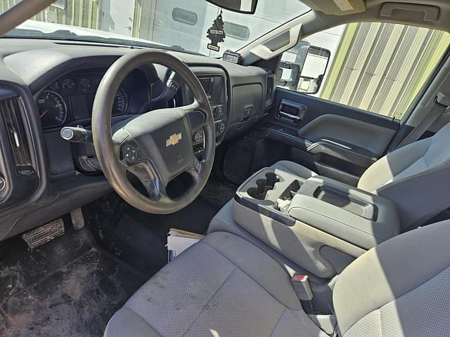 Image of Chevrolet 3500HD equipment image 2