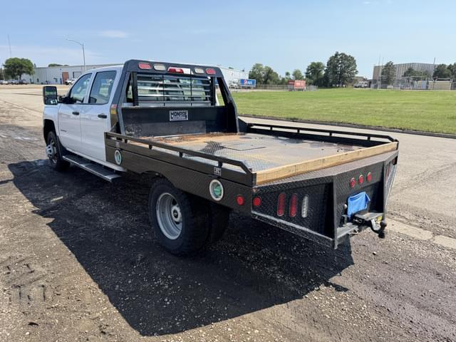 Image of Chevrolet 3500HD equipment image 3