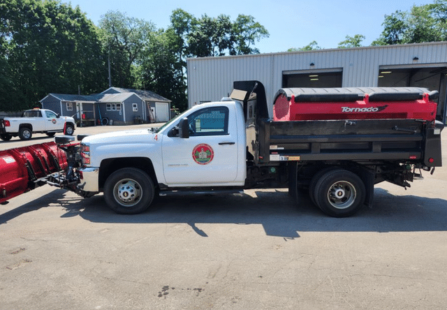 Image of Chevrolet 3500HD equipment image 3