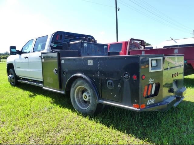 Image of Chevrolet 3500HD equipment image 3
