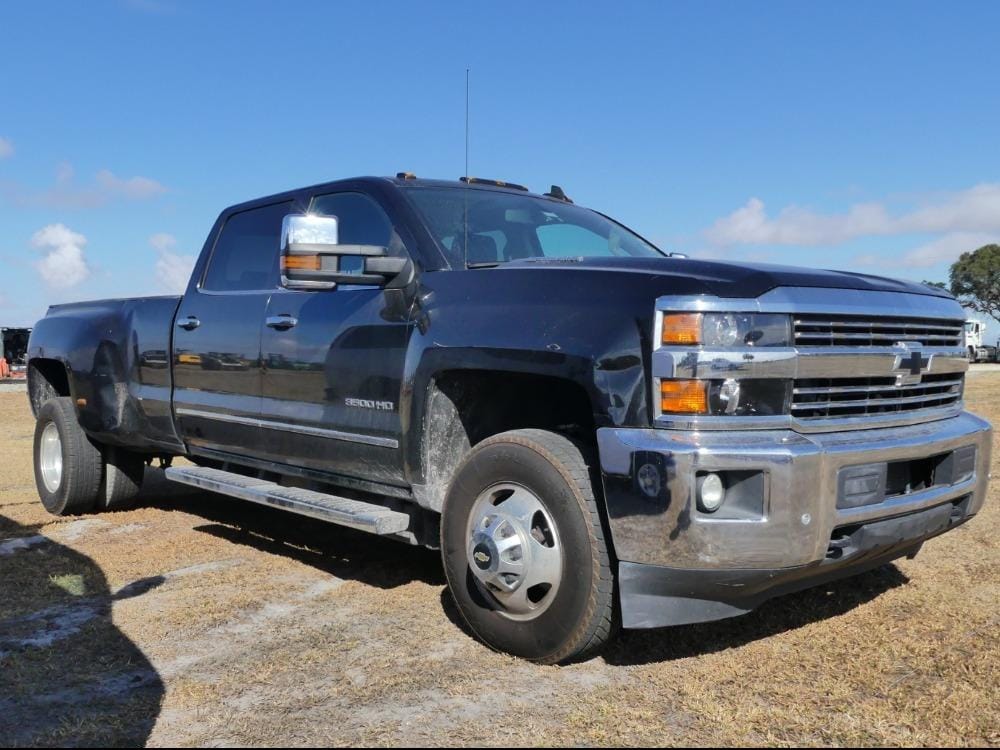 2015 Chevrolet 3500HD Equipment Image0