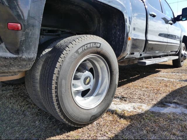 Image of Chevrolet 3500HD equipment image 4