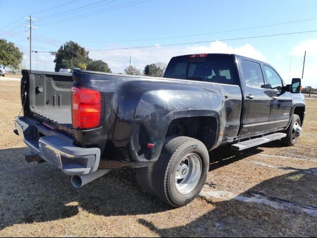 Image of Chevrolet 3500HD equipment image 3