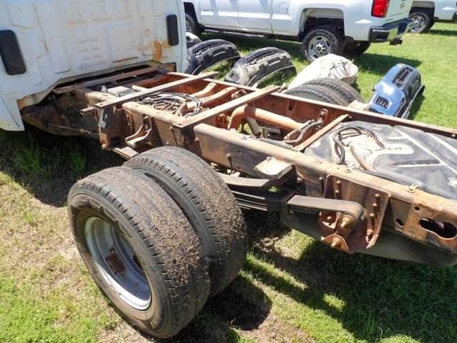 Image of Chevrolet 3500HD equipment image 4