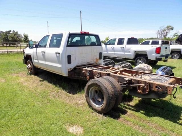 Image of Chevrolet 3500HD equipment image 3