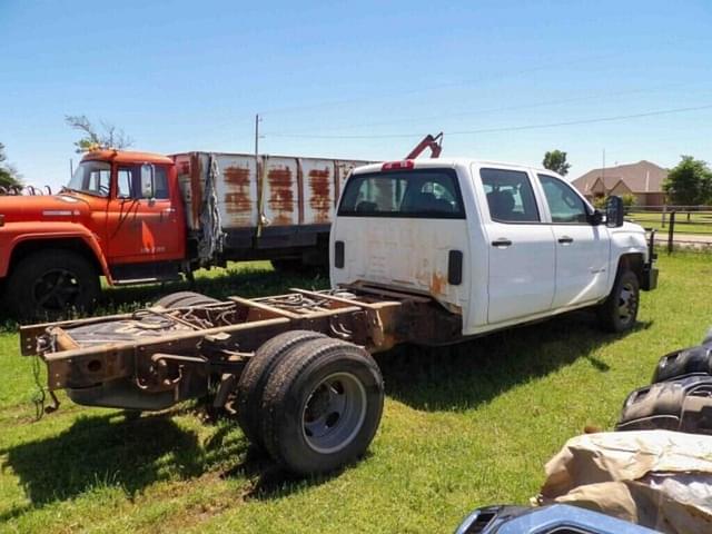 Image of Chevrolet 3500HD equipment image 2