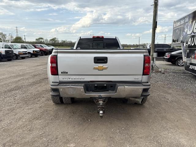 Image of Chevrolet 3500HD equipment image 2