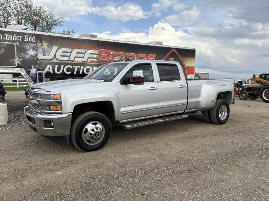 Image of Chevrolet 3500HD Primary image