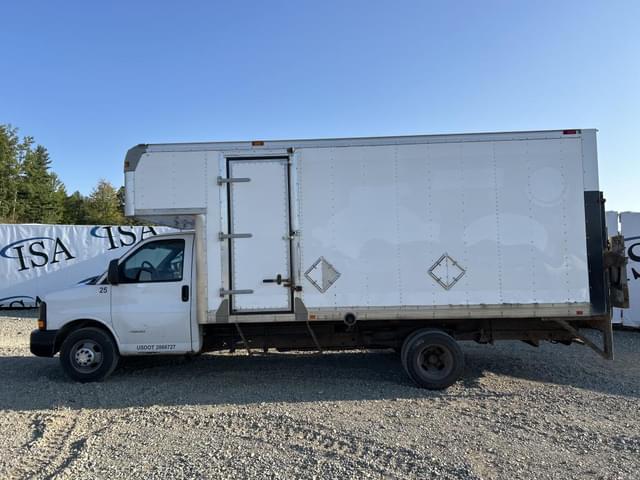 Image of Chevrolet 4500 equipment image 1