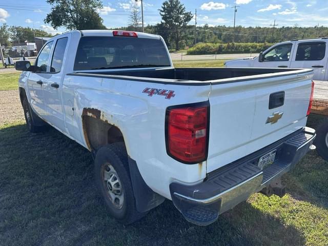 Image of Chevrolet 2500HD equipment image 3