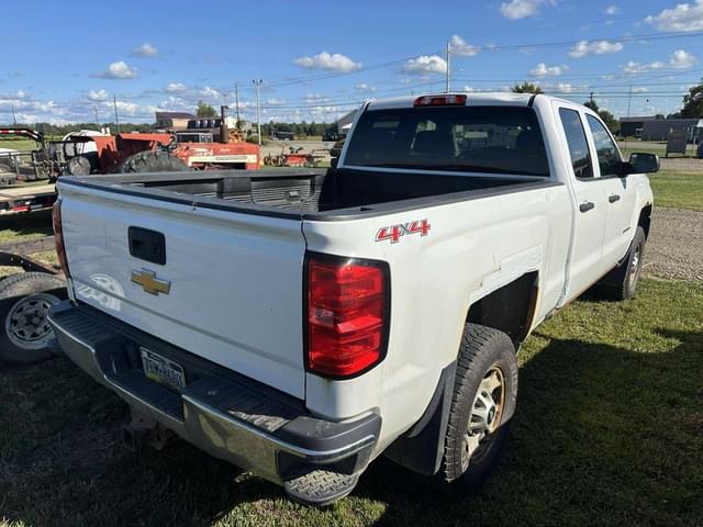 Image of Chevrolet 2500HD equipment image 2