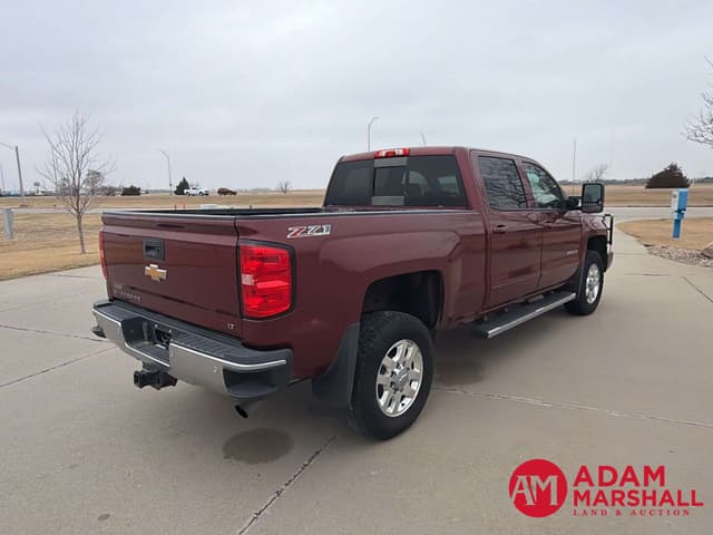 Image of Chevrolet 2500HD equipment image 4