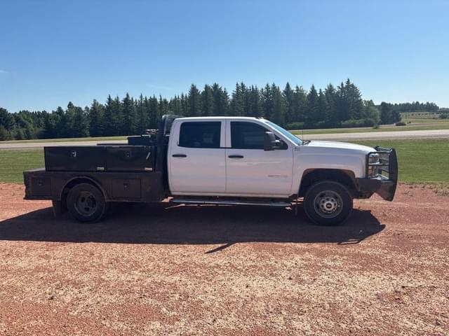 Image of Chevrolet 3500HD equipment image 3