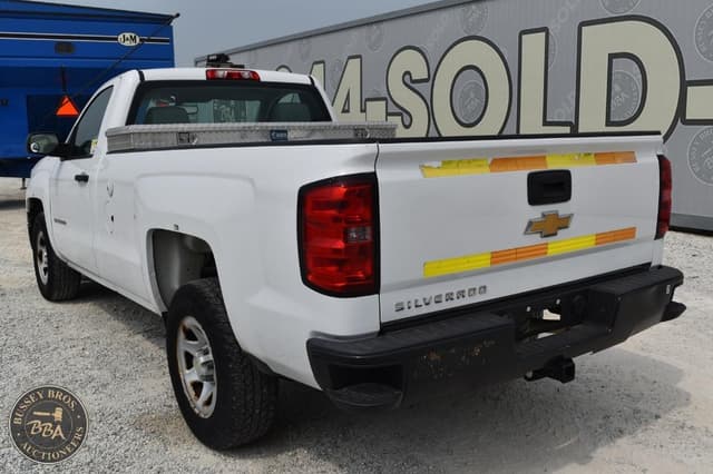 Image of Chevrolet 1500 equipment image 2