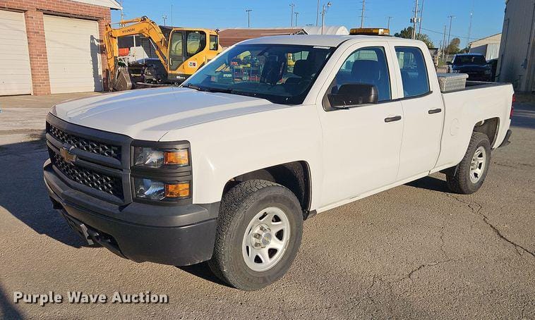 2015 Chevrolet 1500 Equipment Image0