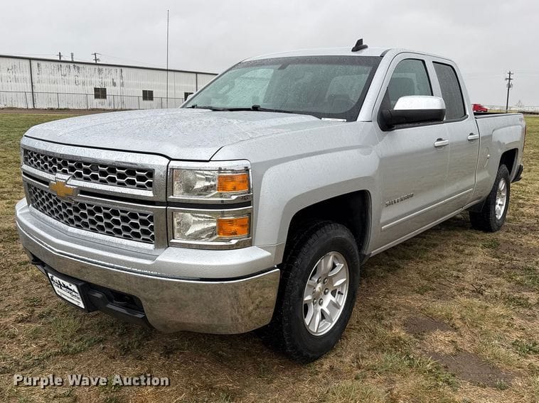 2015 Chevrolet Silverado Equipment Image0