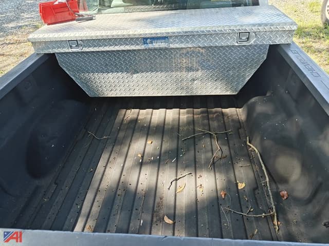 Image of Chevrolet 1500 equipment image 3