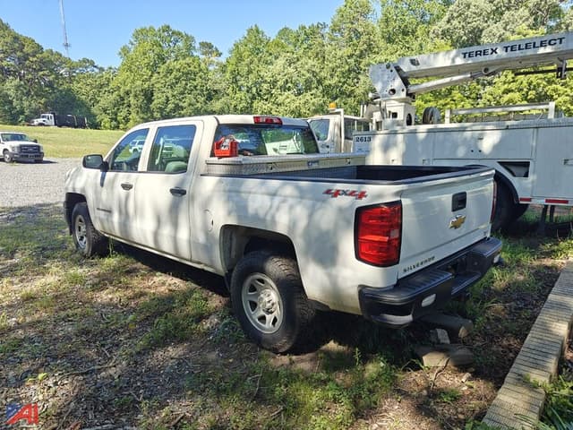 Image of Chevrolet 1500 equipment image 1
