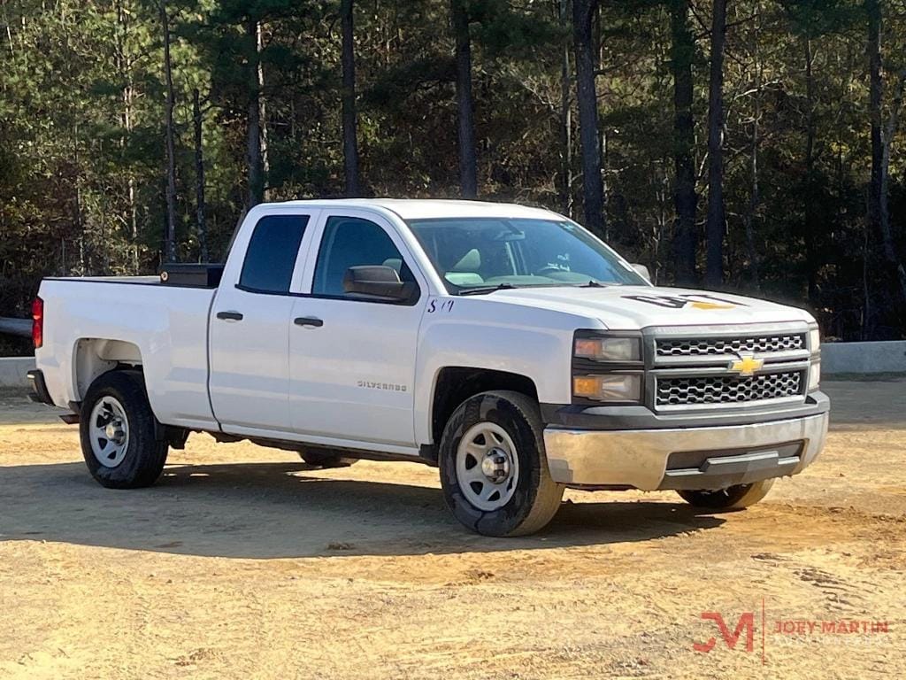 2015 Chevrolet 1500 Equipment Image0