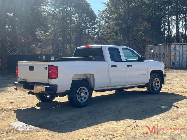 Image of Chevrolet 1500 equipment image 1