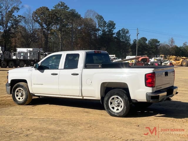 Image of Chevrolet 1500 equipment image 2